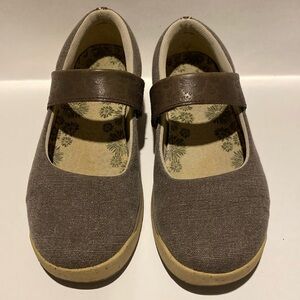 Chaco Womens 7.5 Gala Mary Jane Shoes Fabric Slip On Flat Heel Embossed